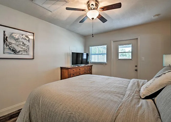 Walkable Winter Garden Bungalow: 3 Blocks To Dtwn